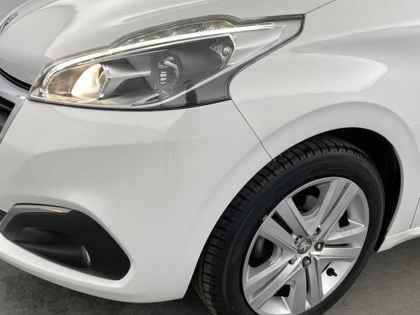 Vente en ligne Peugeot 208  1.2 PureTech 82ch BVM5 au prix de 12 500 €