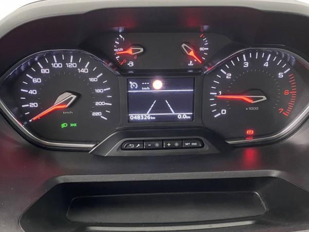 Vente en ligne Peugeot Rifter  Standard PureTech 110 S&S BVM6 au prix de 22 600 €