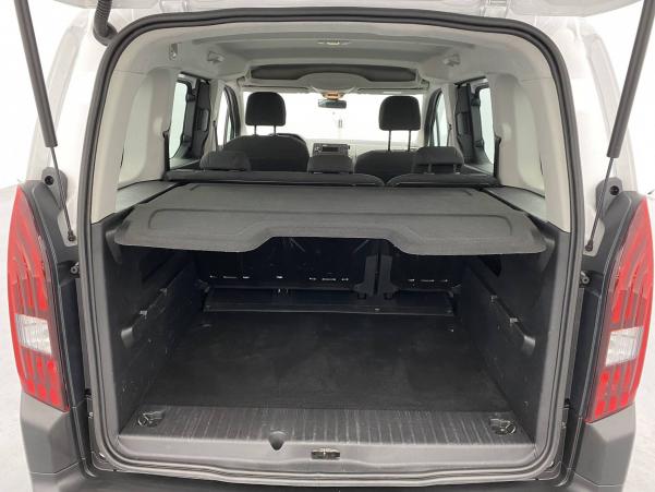 Vente en ligne Peugeot Rifter  Standard PureTech 110 S&S BVM6 au prix de 22 600 €