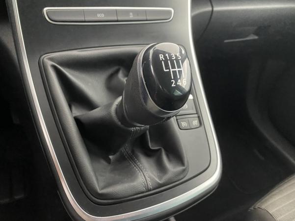 Vente en ligne Renault Grand Scenic 4 Grand Scenic TCe 140 FAP au prix de 18 900 €