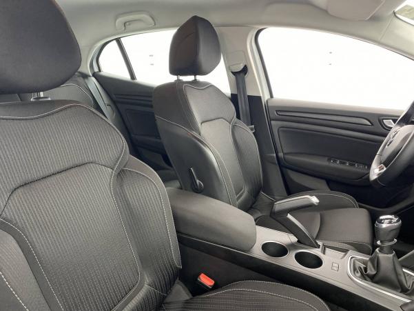 Vente en ligne Renault Megane 4 Mégane IV Berline Blue dCi 95 au prix de 15 990 €