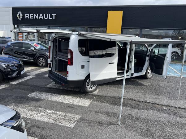 Vente en ligne Renault Trafic Space Nomad TRAFIC GRAND SPACENOMAD DCI 170ch EDC au prix de 68 990 €