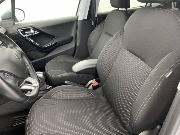 Vente en ligne Peugeot 208  PureTech 82ch S&S BVM5 au prix de 14 990 €