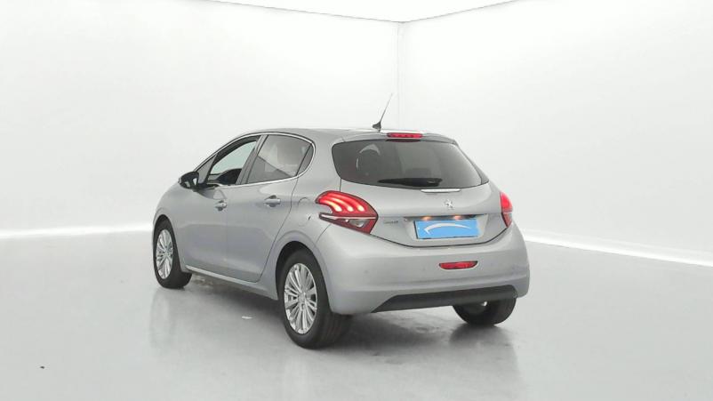 Vente en ligne Peugeot 208  PureTech 82ch S&S BVM5 au prix de 14 990 €