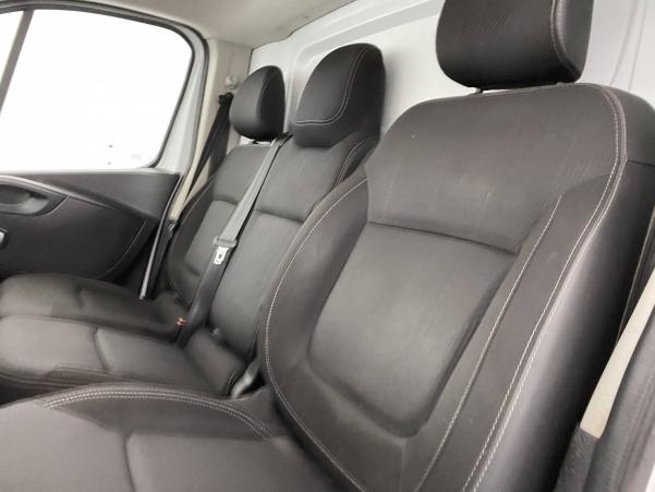 Vente en ligne Renault Trafic 3 Fourgon TRAFIC FGN L1H1 1000 KG DCI 95 au prix de 18 990 €