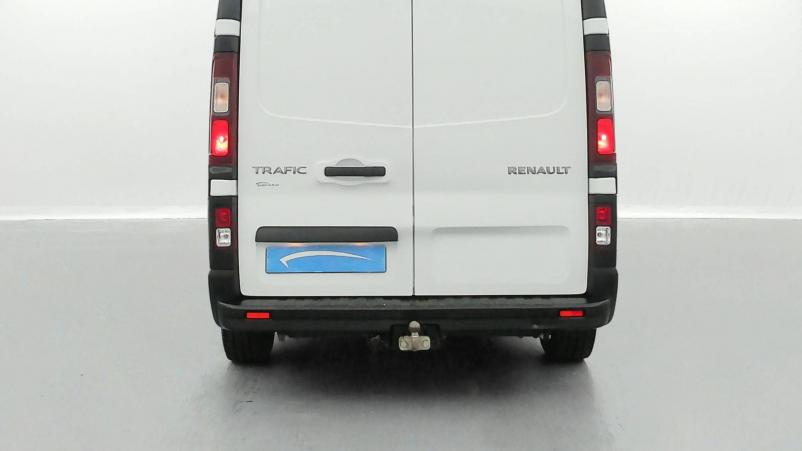 Vente en ligne Renault Trafic 3 Fourgon TRAFIC FGN L1H1 1000 KG DCI 95 au prix de 18 990 €