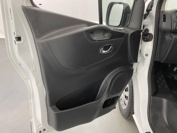 Vente en ligne Renault Trafic 3 Fourgon TRAFIC FGN L1H1 1000 KG DCI 95 au prix de 18 990 €