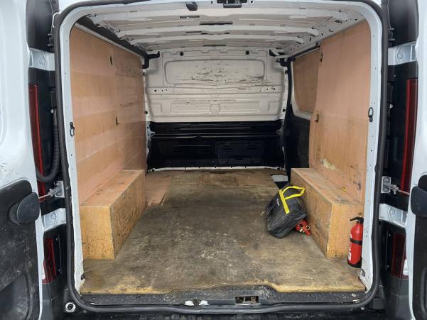 Vente en ligne Renault Trafic 3 Fourgon TRAFIC FGN L1H1 1000 KG DCI 95 au prix de 18 990 €