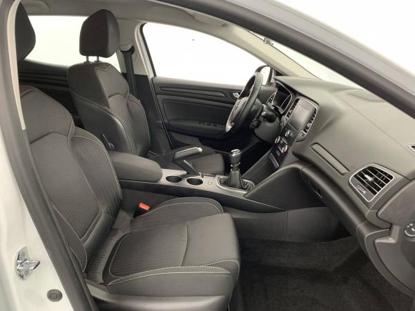 Vente en ligne Renault Megane 4 Mégane IV Berline Blue dCi 95 au prix de 16 990 €