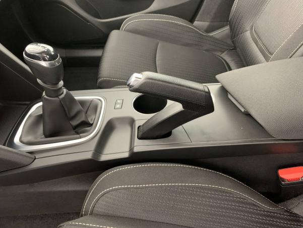 Vente en ligne Renault Megane 4 Mégane IV Berline Blue dCi 95 au prix de 16 990 €