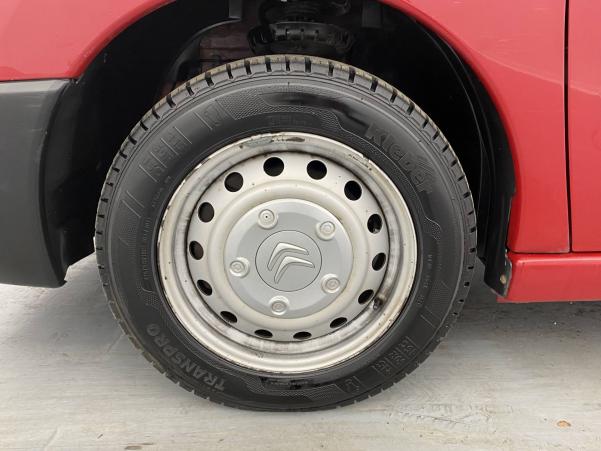 Vente en ligne Citroën Jumper Fourgon JUMPY FGN TOLE 29 L2H1 HDI 125 FAP au prix de 15 590 €