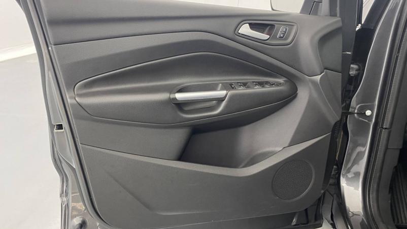 Vente en ligne Ford Kuga  1.5 TDCi 120 S&S 4x2 Powershift au prix de 16 990 €
