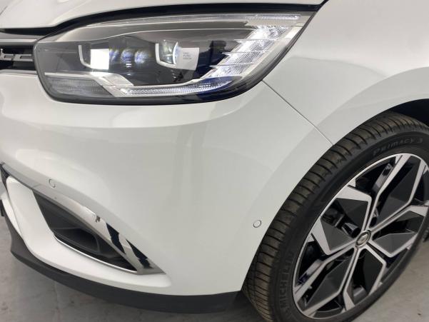 Vente en ligne Renault Grand Scenic 4 Grand Scenic TCe 140 au prix de 28 990 €