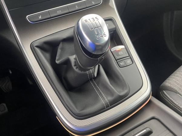 Vente en ligne Renault Grand Scenic 4 Grand Scenic TCe 140 au prix de 28 990 €