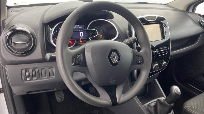 Vente en ligne Renault Clio 4  DCI 75 ECO2 au prix de 7 990 €