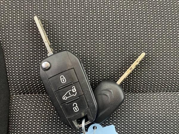 Vente en ligne Citroën Berlingo Fourgon BERLINGO VAN M 650 BLUEHDI 100 S&S BVM5 au prix de 17 990 €