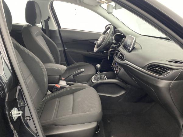 Vente en ligne Fiat Tipo Tipo 5 Portes 1.4 95 ch au prix de 12 990 €