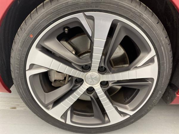 Vente en ligne Peugeot 308  BlueHDi 180ch S&S EAT8 au prix de 27 990 €