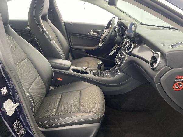 Vente en ligne Mercedes CLA  180 d au prix de 19 990 €