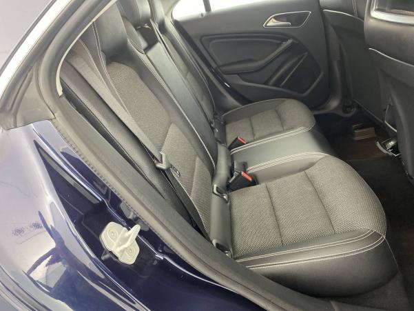 Vente en ligne Mercedes CLA  180 d au prix de 19 990 €
