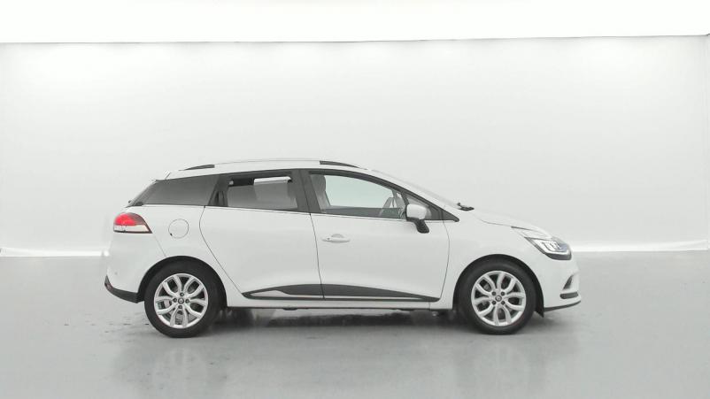 Vente en ligne Renault Clio 4 Estate Clio Estate dCi 90 Energy au prix de 12 990 €