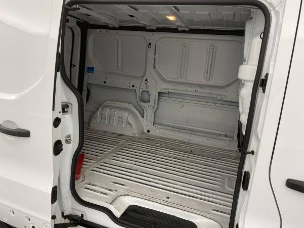 Vente en ligne Renault Trafic 3 Fourgon TRAFIC FGN L1H1 1200 KG DCI 145 ENERGY E6 au prix de 25 990 €