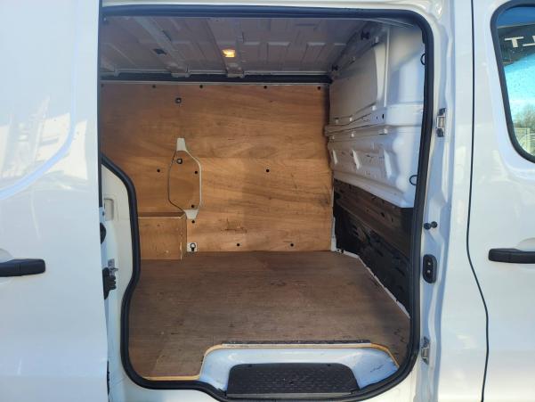 Vente en ligne Renault Trafic 3 Fourgon TRAFIC FGN L1H1 1000 KG DCI 140 au prix de 24 990 €