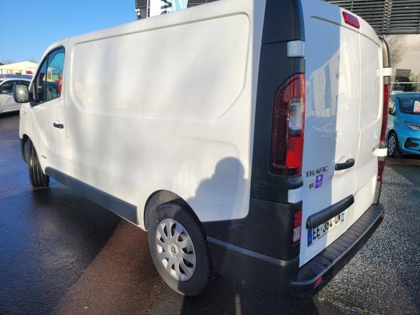 Vente en ligne Renault Trafic 3 Fourgon TRAFIC FGN L1H1 1000 KG DCI 140 au prix de 24 990 €
