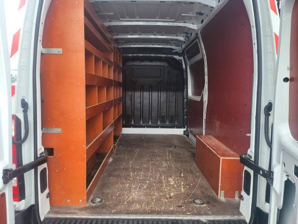 Vente en ligne Renault Master 3 Fourgon MASTER FGN L2H2 3.5t 2.3 dCi 145 ENERGY E6 au prix de 26 990 €