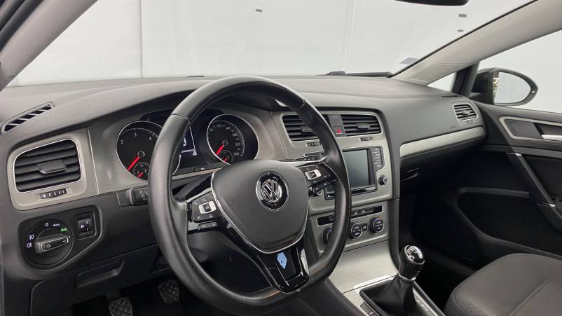 Vente en ligne Volkswagen Golf  1.6 TDI 90 BlueMotion Technology FAP au prix de 13 790 €
