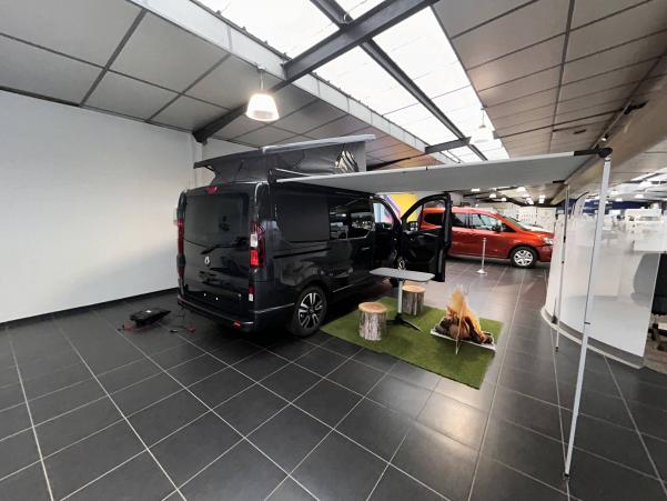 Vente en ligne Renault Trafic Space Nomad TRAFIC SPACENOMAD  au prix de 62 990 €