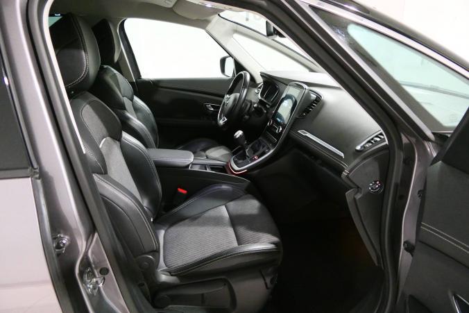 Vente en ligne Renault Scenic 4 Scenic TCe 140 FAP - 21 au prix de 22 490 €