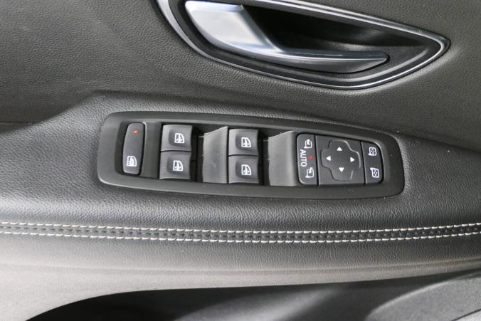 Vente en ligne Renault Scenic 4 Scenic TCe 140 FAP - 21 au prix de 22 490 €