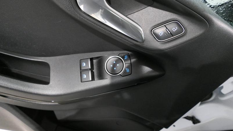 Vente en ligne Ford Fiesta  1.1 85 ch BVM5 au prix de 11 490 €