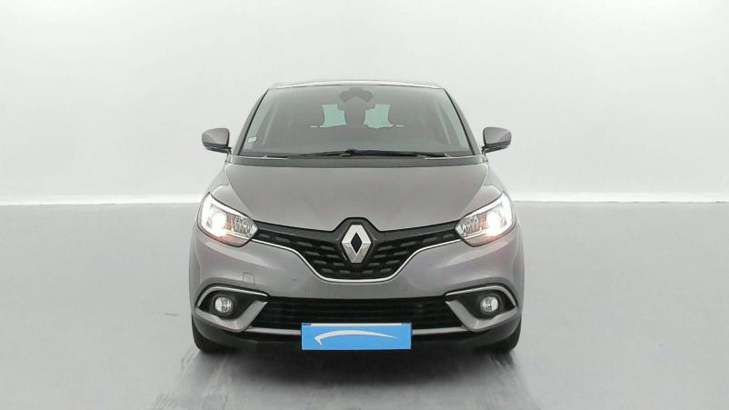 Vente en ligne Renault Grand Scenic 4 Grand Scenic Blue dCi 120 au prix de 20 500 €