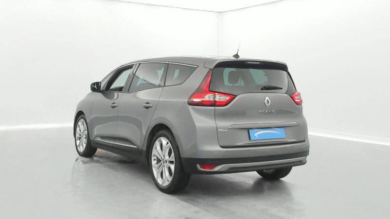 Vente en ligne Renault Grand Scenic 4 Grand Scenic Blue dCi 120 au prix de 20 500 €