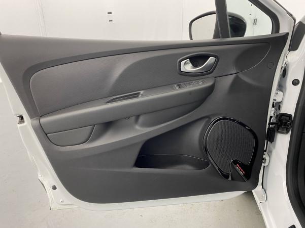 Vente en ligne Renault Clio 4 Clio dCi 90 Energy au prix de 12 300 €