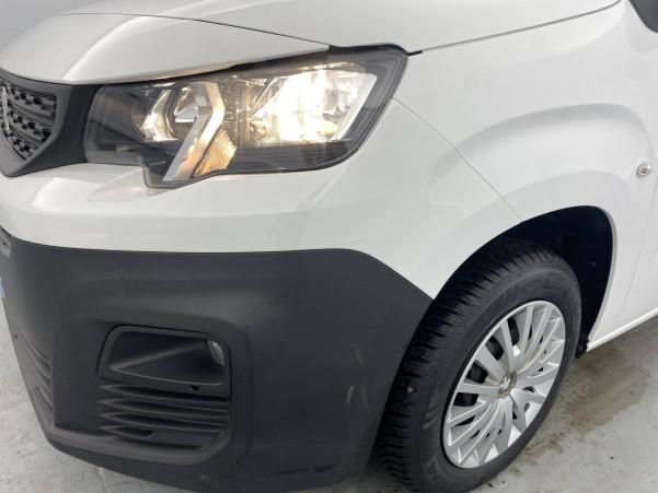 Vente en ligne Peugeot Partner Fourgon  STANDARD 650 KG BLUEHDI 100 S&S BVM5 au prix de 16 500 €