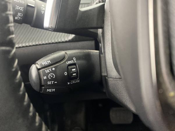 Vente en ligne Peugeot 208  PureTech 100 S&S EAT8 au prix de 21 990 €