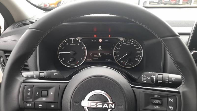 Vente en ligne Nissan Qashqai 2 J12A BUSINESS EDITION MILD HYBRID 140CH au prix de 23 990 €