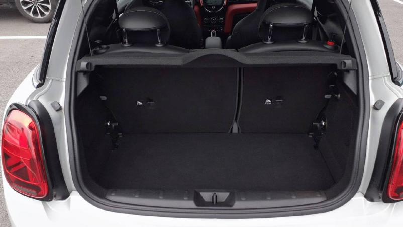 Vente en ligne Mini Mini Hatch 3 Portes John Cooper Works 231 ch BVA8 au prix de 31 490 €