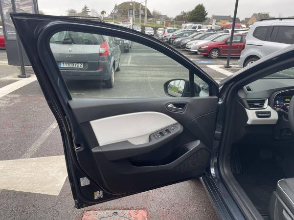Vente en ligne Renault Clio 5 Clio E-Tech full hybrid 145 au prix de 24 250 €
