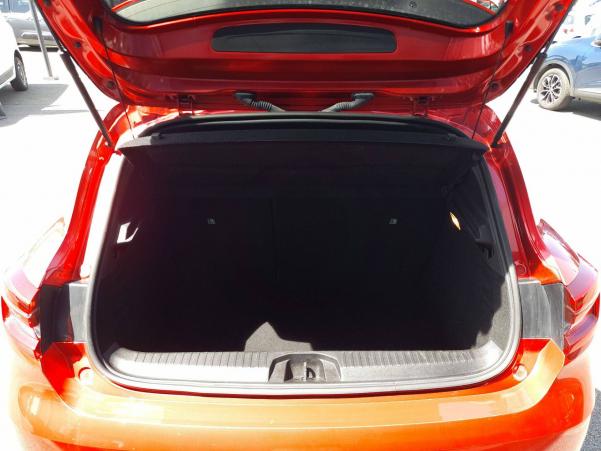 Vente en ligne Renault Clio 5 Clio E-Tech 140 - 21N au prix de 22 990 €