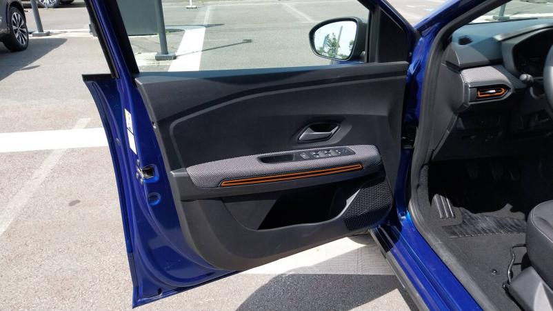 Vente en ligne Dacia Sandero  ECO-G 100 au prix de 16 690 €