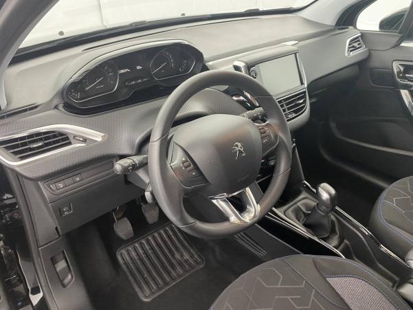 Vente en ligne Peugeot 2008  PureTech 82ch S&S BVM5 au prix de 13 990 €