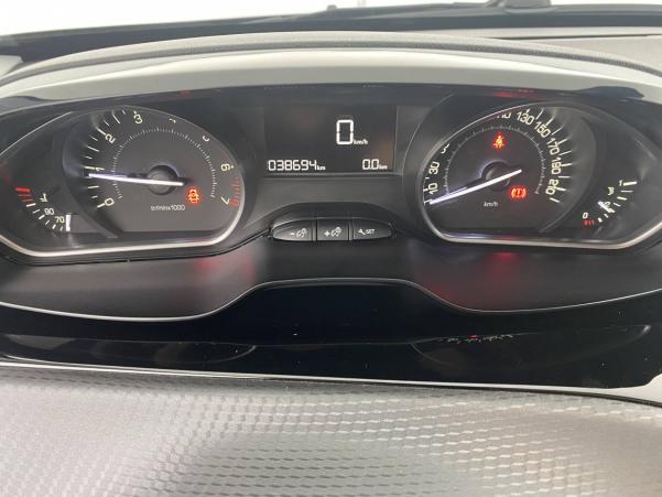 Vente en ligne Peugeot 2008  PureTech 82ch S&S BVM5 au prix de 13 990 €