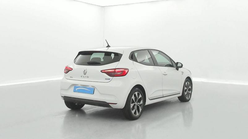 Vente en ligne Renault Clio 5 Clio E-Tech 140 - 21N au prix de 17 590 €