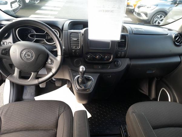 Vente en ligne Opel Vivaro Combi Vivaro Combi K2700 L1H1 1.6 CDTI 125 ch Bi-Turbo ecoFlex S/S au prix de 23 990 €