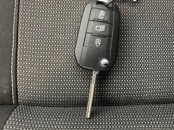 Vente en ligne Citroën C3 Aircross  BlueHDi 100 BVM5 au prix de 14 590 €