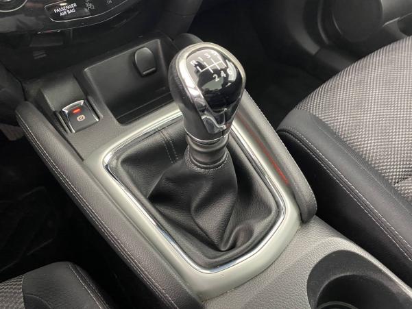 Vente en ligne Nissan Qashqai 2  1.6 dCi 130 au prix de 15 490 €